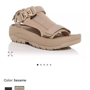 Teva Women's HURRICANE AMPSOL VOLT Sandal in Sesame Tan